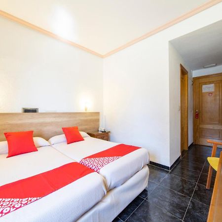 Hotel El Prado By Vivere Stays Carrascosa del Campo Екстериор снимка