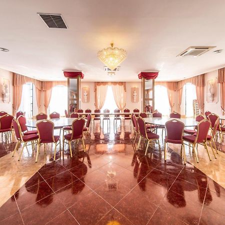 Hotel El Prado By Vivere Stays Carrascosa del Campo Екстериор снимка
