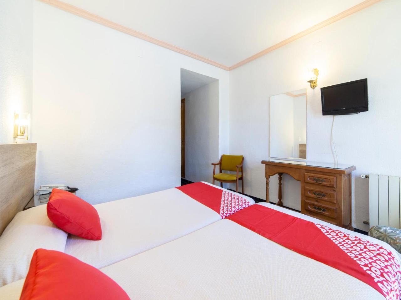 Hotel El Prado By Vivere Stays Carrascosa del Campo Екстериор снимка