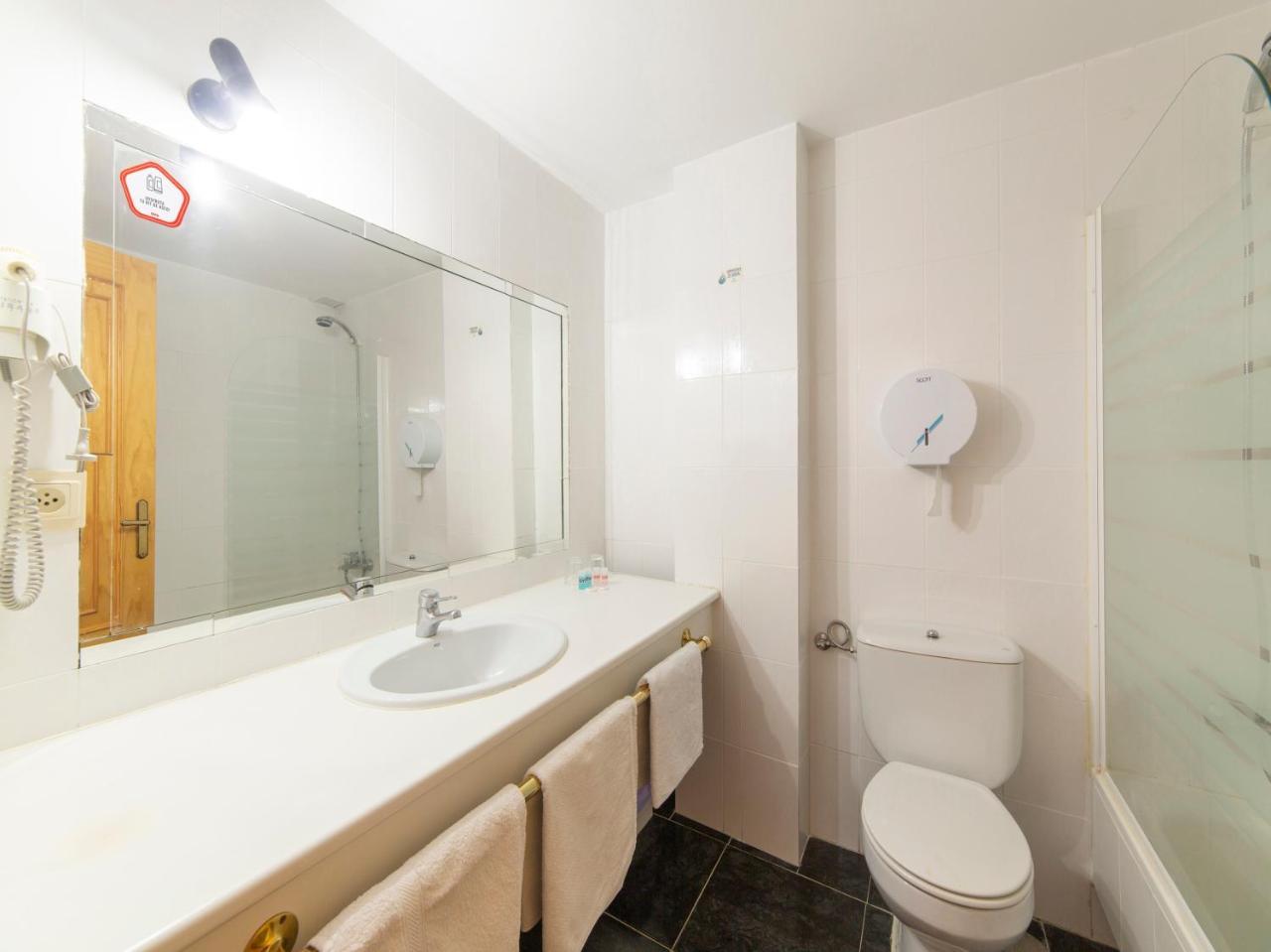 Hotel El Prado By Vivere Stays Carrascosa del Campo Екстериор снимка