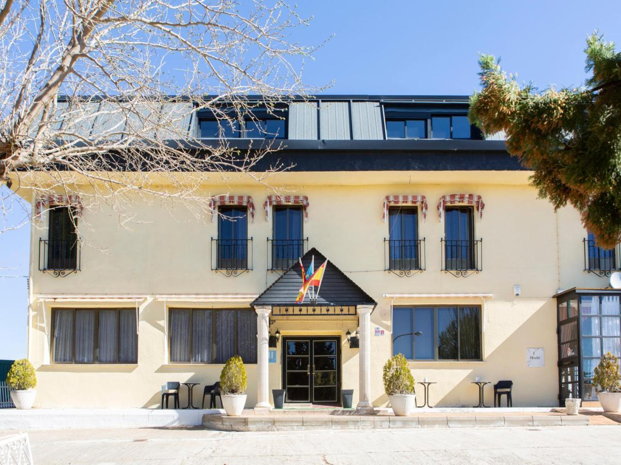 Hotel El Prado By Vivere Stays Carrascosa del Campo Екстериор снимка