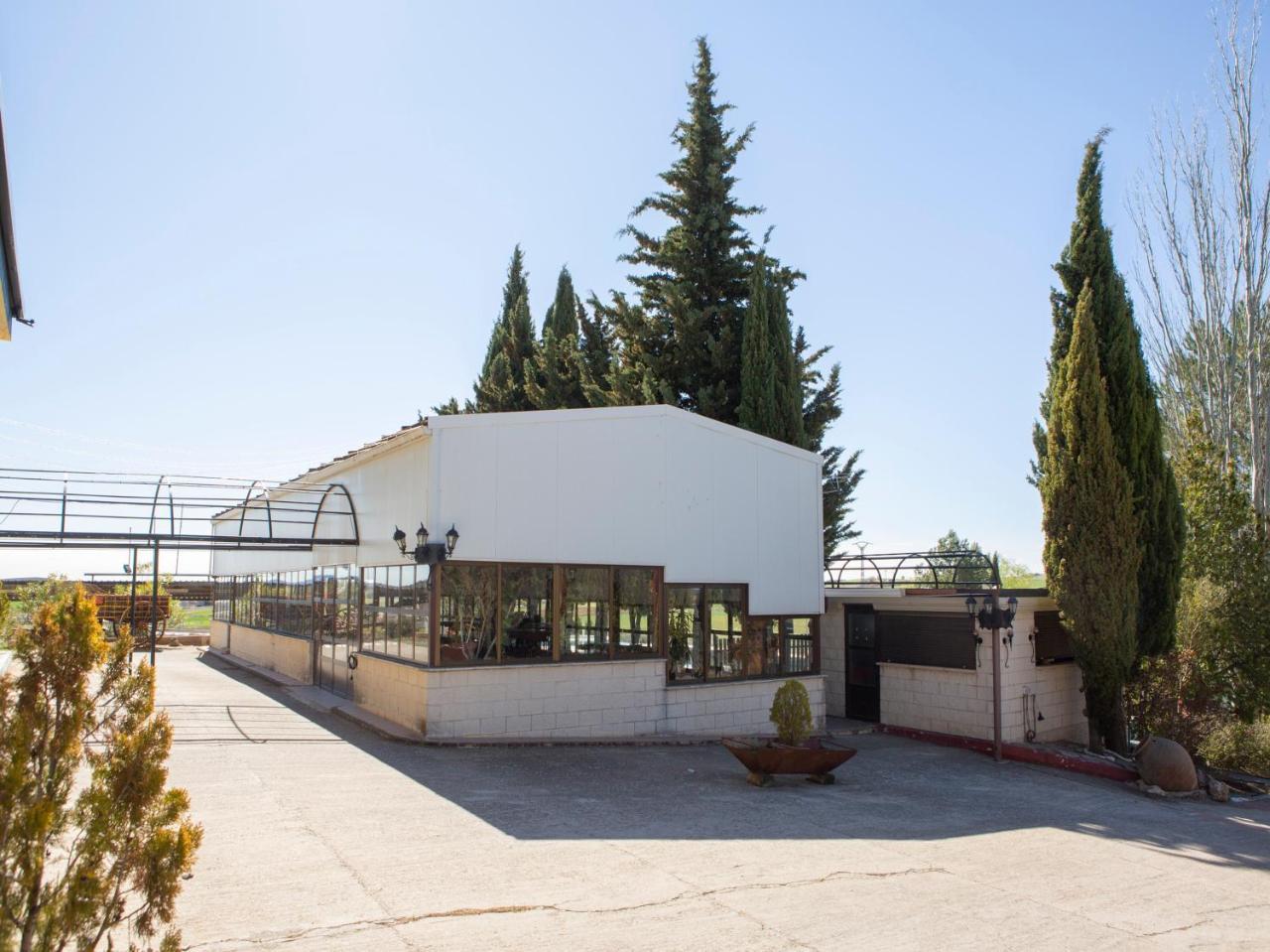 Hotel El Prado By Vivere Stays Carrascosa del Campo Екстериор снимка